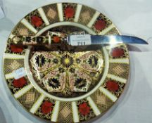 Crown Derby china plate, decorated in Imari pattern 1128 and matching cake knife