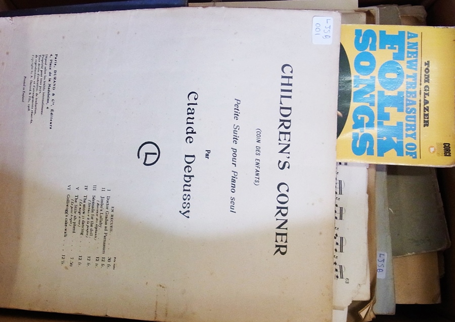 Large quantity of sheet music/music books (1 box)