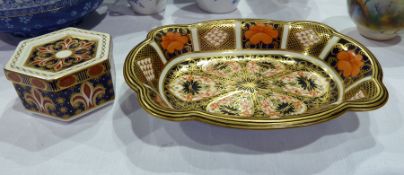 Royal Crown Derby hexagonal trinket box, decorated in the Imari pattern, and a Imari pattern dish (