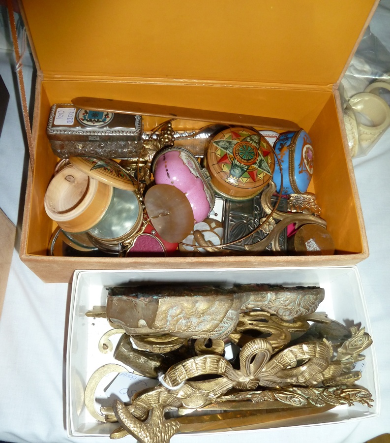 A large quantity of collectables to include:- trinket boxes, costume jewellery and assorted brass