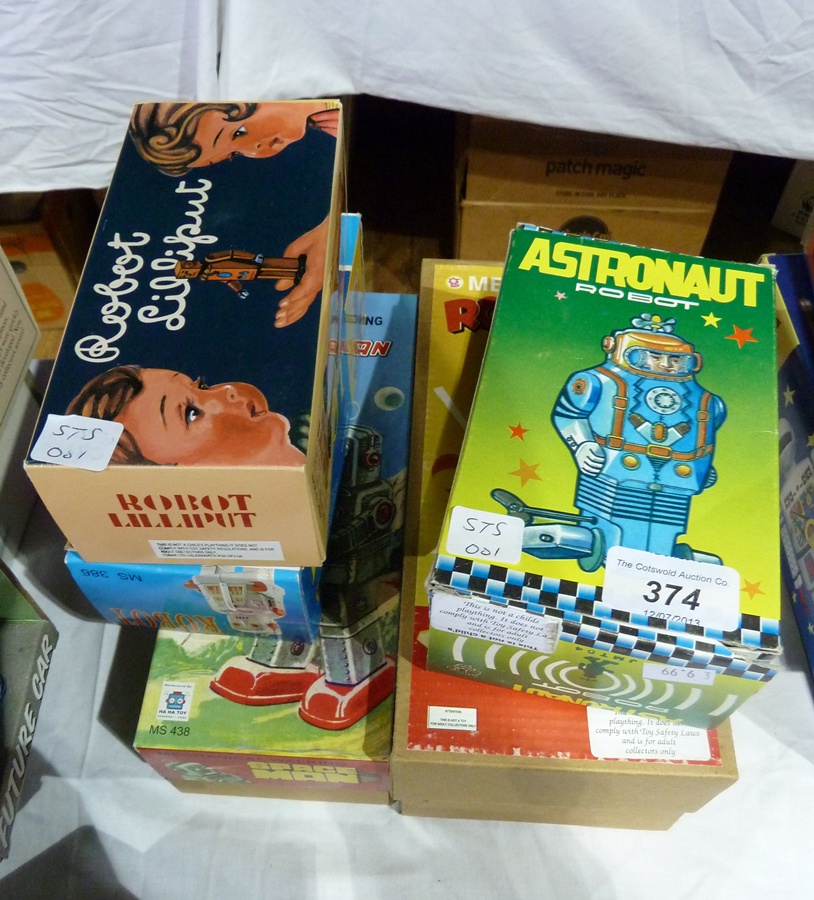 Argonaut robot, robot Lilliput, Space Man, Astronaut robot and another robot, all boxed (5)