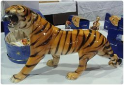 Italian pottery model tiger, 46cm long