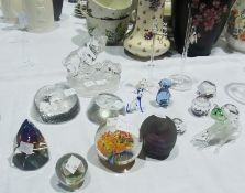 Quantity of glass paperweights and other glass items (16)