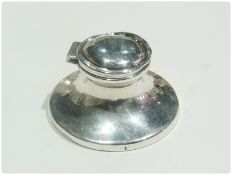 Silver capstan inkwell, circular, marks worn