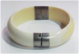 Silver-coloured metal-mounted ivory hinged bangle