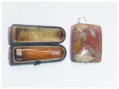 9ct gold cigar holder, cased and a Georgian gold coloured metal and agate brooch (1 box)