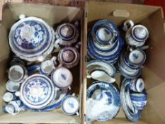 Large quantity "Real Old Willow" Pattern tea and dinner service (2 boxes)