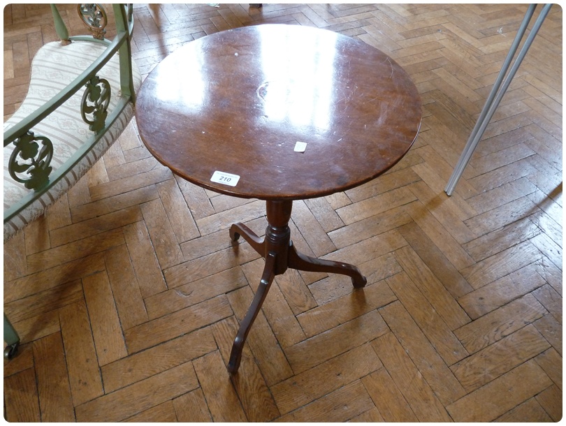 Georgian mahogany circular tilt-top occasional table, with floral inlay, on baluster turned support,