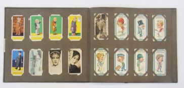 Quantity of Players cigarette cards in albums, to include animals of the countryside, birds and