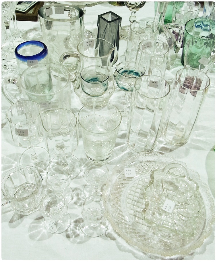 Large selection of assorted glass, including a cut glass comport, six cut glass side plates, four