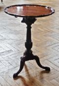 Georgian style mahogany tripod table with moulded piecrust border, birdcage support, on carved