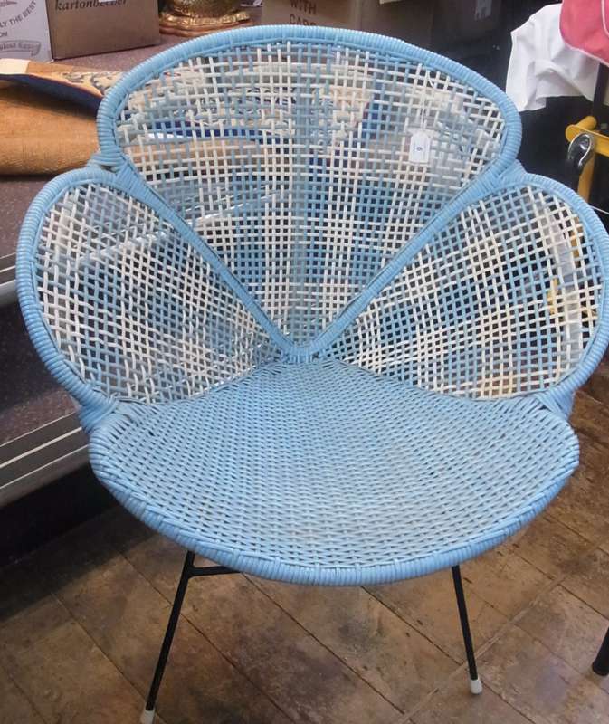 1960's petal-shape blue and white capsule chair, with tubular metal splayed supports