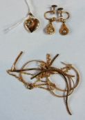 Gold flat S-link chain (damaged), sundry earrings and other items
