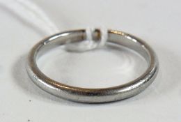 Platinum wedding ring, 3.3 grams approximately