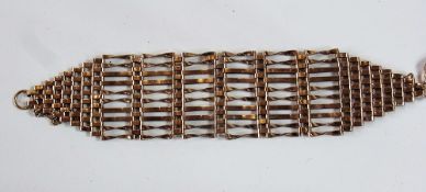 9ct gold gate wide gate bracelet, 19.4g approx.