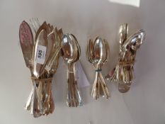 A set silverplated fish knives and forks, bead pattern, various silverplated teaspoons and dessert