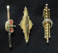 9ct gold bar brooch set with small old cut diamond in shaped filigree mount, 9ct gold seedpearl