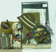 Military epaulettes, Korean bank notes and others, a small box of collectables including keys, two