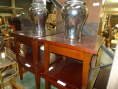 A pair of mahogany bedside low tables on tapered supports W 60 D 60 H 44 cm