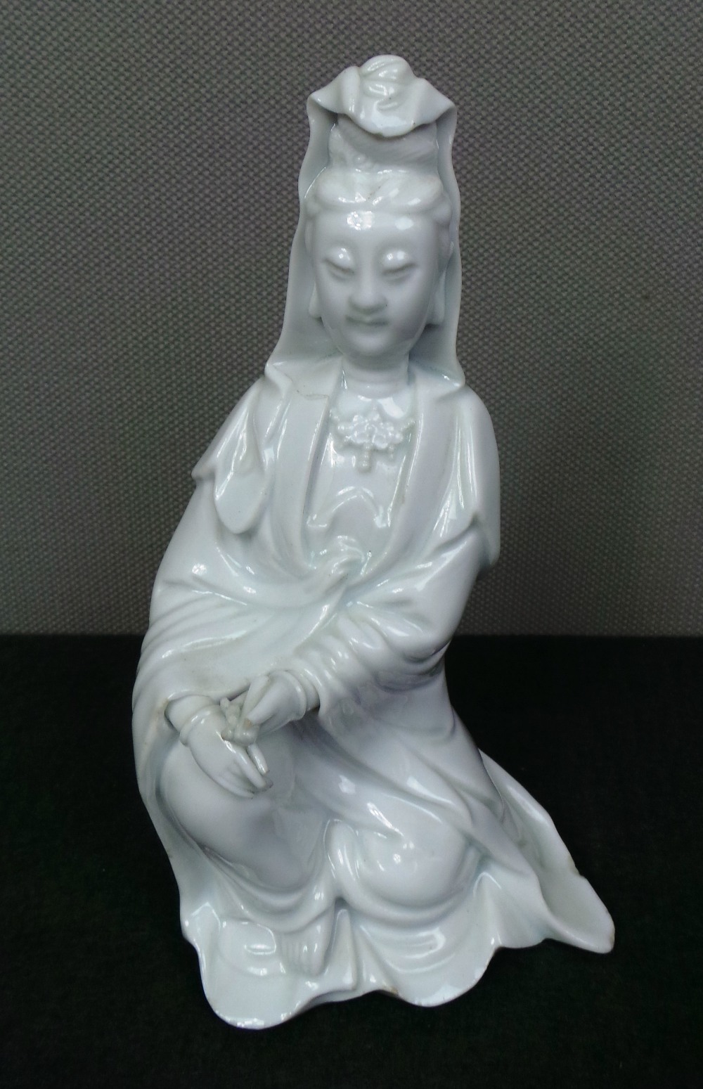 A Chinese blanc-de-Chine Guanyin  H20cm  Slight crack to back