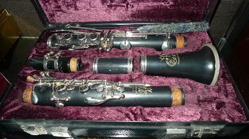 A B-flat clarinet cased