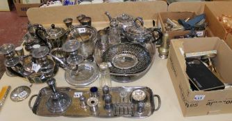 A mixed quantity of silver plated wares etc.