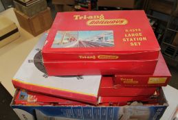 OO gauge - Assorted Tri-ang and Hornby accessories, including two No.R459A, Large Station Sets; a