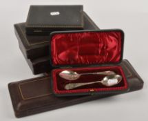 A set of six silver trefid pattern teaspoons by William Yates Ltd., Sheffield 1958, 11cm long, in a