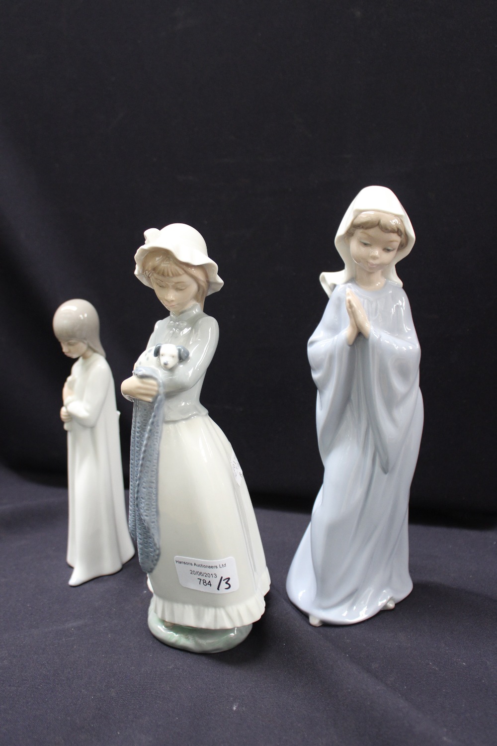 Three Nao figures