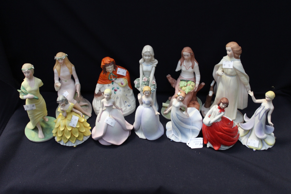 Italian and 'Franklin Mint' porcelain figures, some with certificates (12)