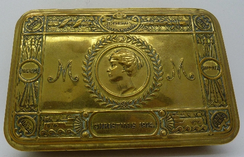 A 1914 Christmas tin