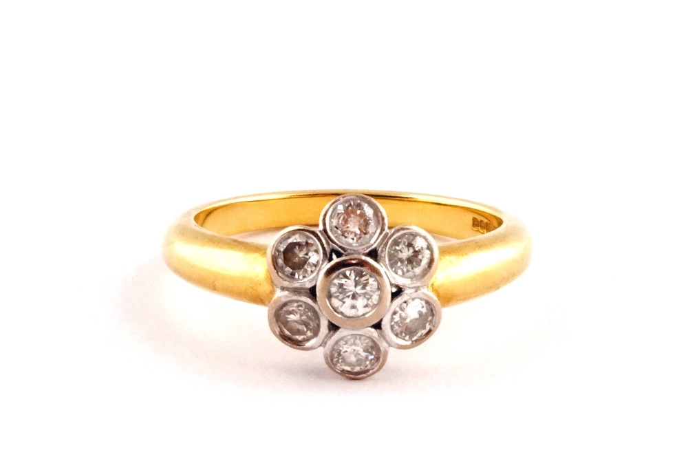 An 18ct yellow Gold Diamond flower ring, size M