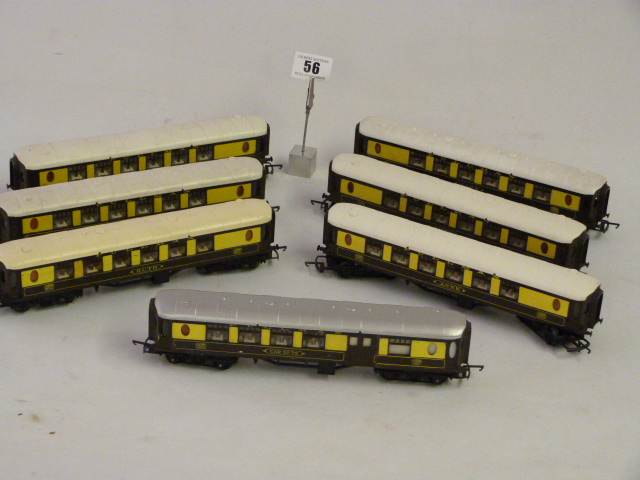 Box of 7 Hornby Pullman Coaches