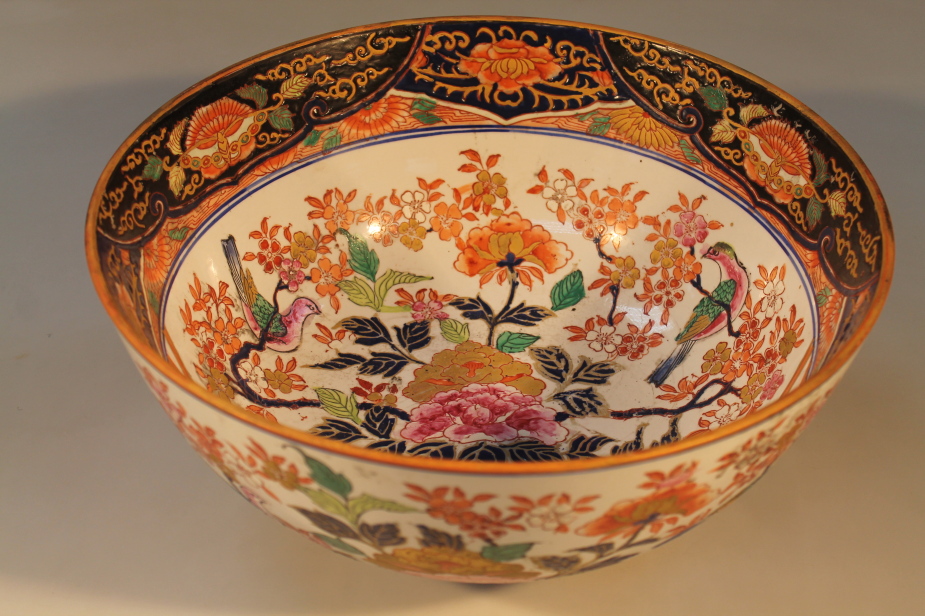 A Chinese export large bowl, 35cm diameter, 16cm high.