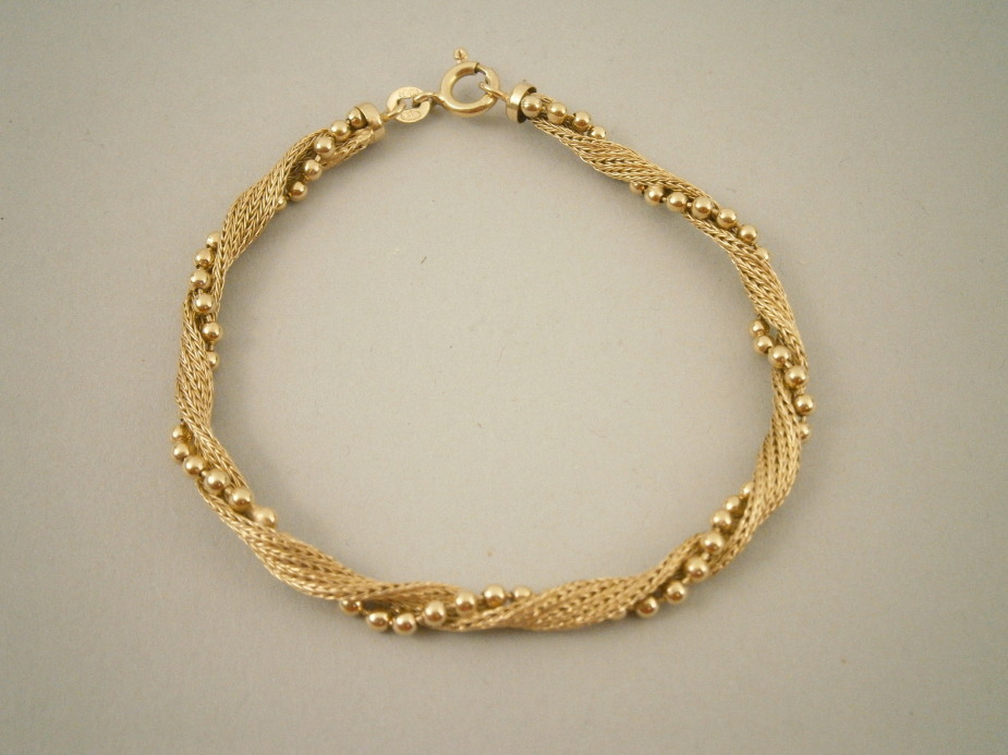 A fancy link bracelet, stamped 750, 10.5g