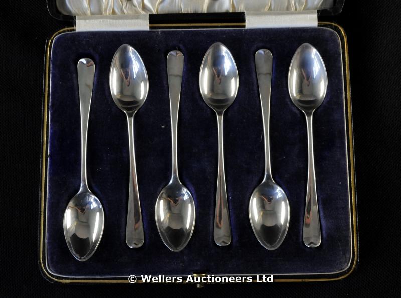 "A cased set of silver rat tail teaspoons, Birmingham 1920;  "