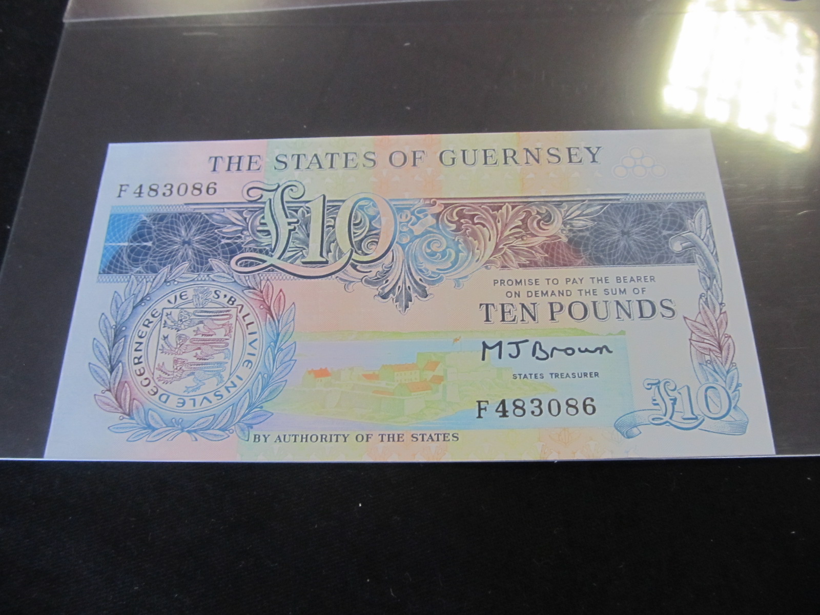 Guernsey Ten Pounds P54a aUnc