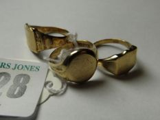 Three nine carat gold signet rings, 15.7 grms.
