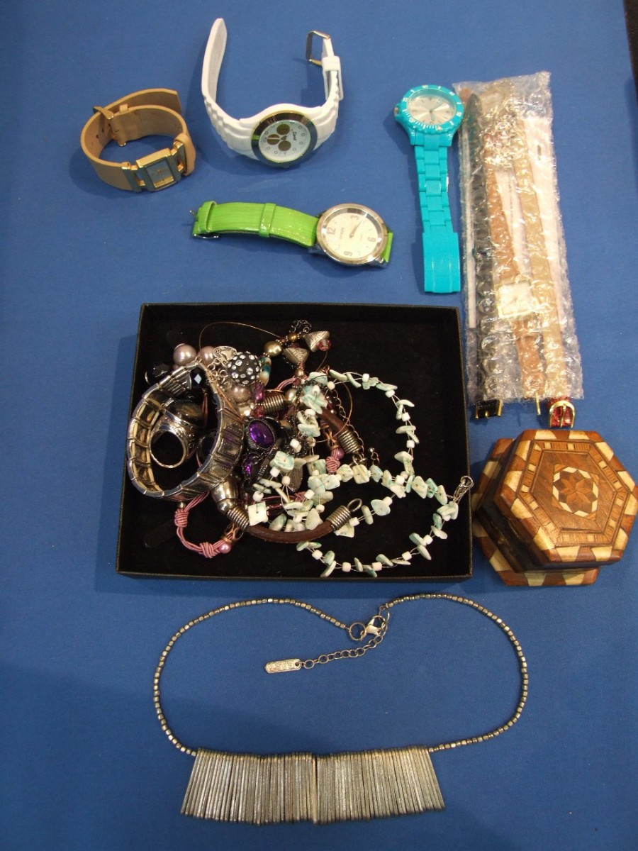 A selection of contemporary jewellery, wrist watches etc