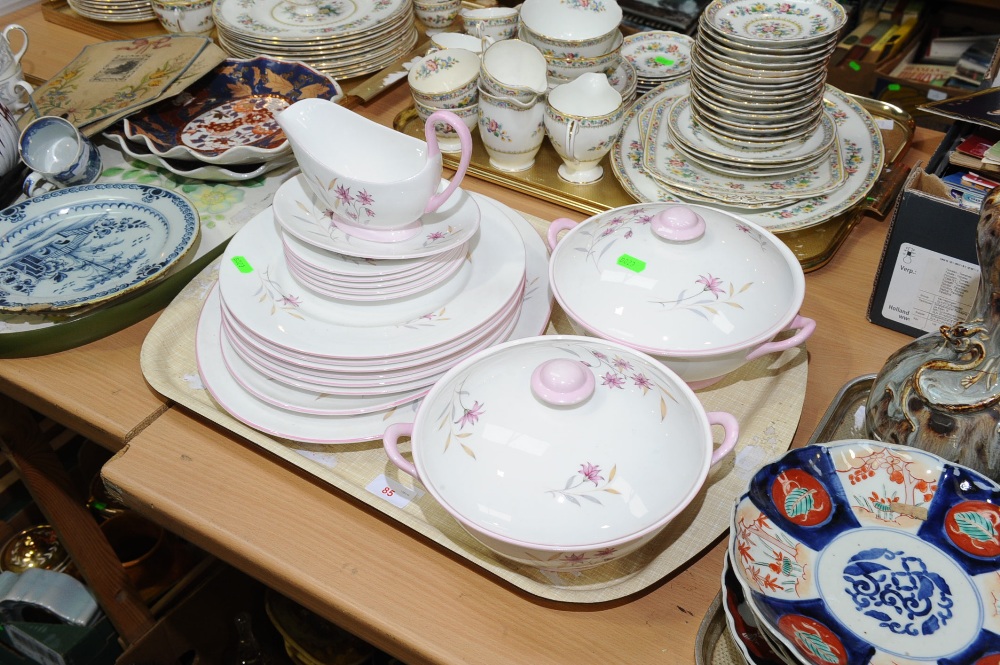 A Shelley partial dinner service