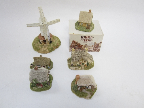 A COLLECTION OF SIX LILLIPUT LANE COTTAGES.