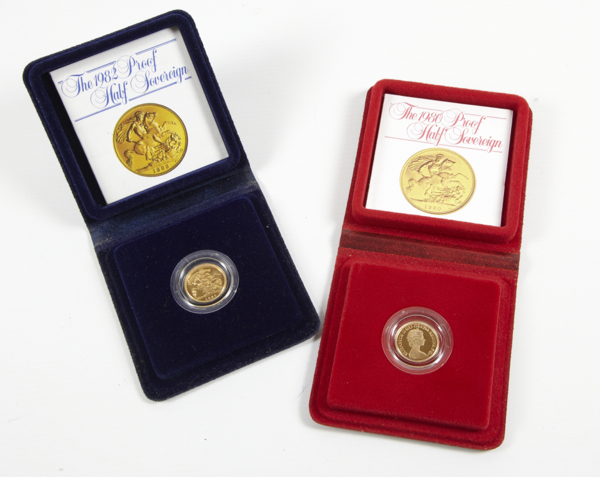 EII, gold proof half sovereigns, 1980 [Issued: 76,700] & 1982 [Issued: 19,090], FDC, cased with