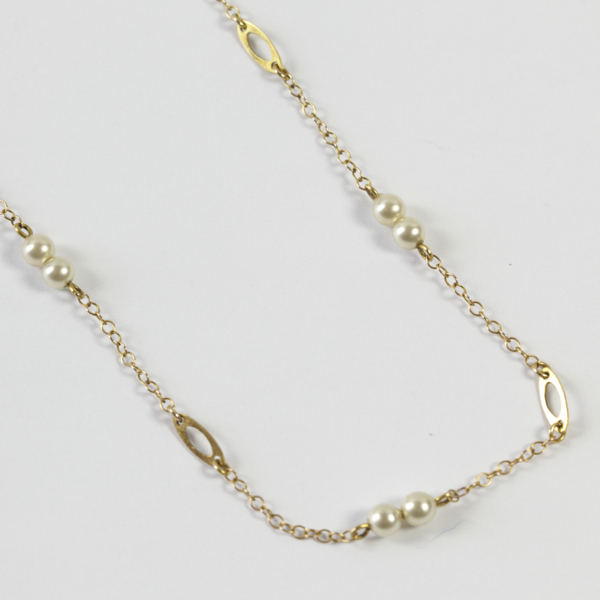 Simulated pearl set necklet, approx. 15", comprising fancy link chain sections with eight pairs of