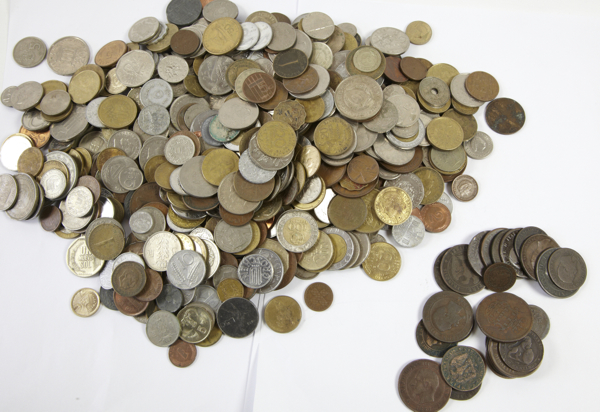 World, coins, silver, various (6), pre 1900 copper, a few worn (27) & base metal, various (529),