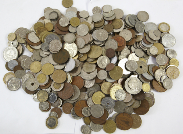 World, base metal coins, various, mainly fine or better (500) Care! High International Shipping