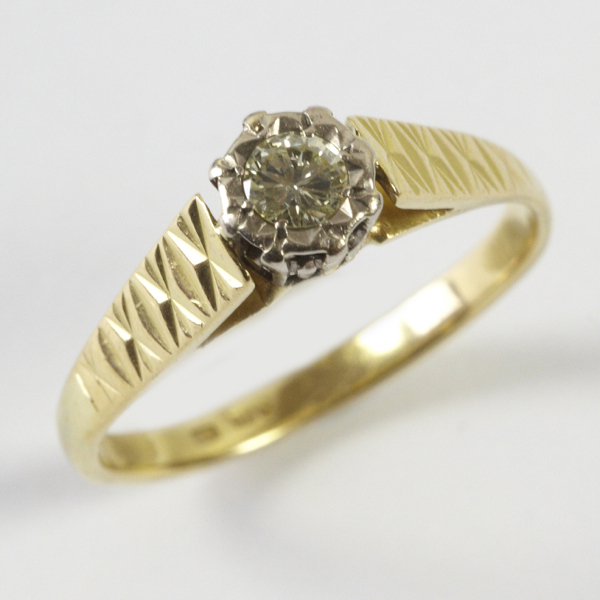 Ladies` diamond solitaire ring, comprising brilliant cut stone, approx. 0.20 carats, in semi-