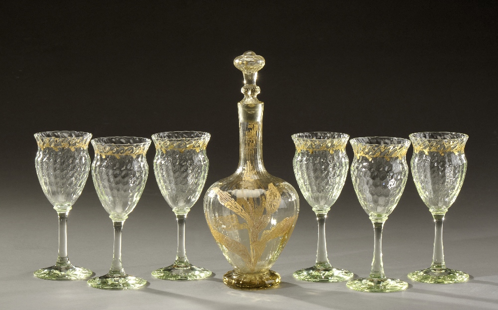 EMILE GALLE (1846-1904) Suite de 6 verres sur piédouche circulaire à panse bombée et godronnée en