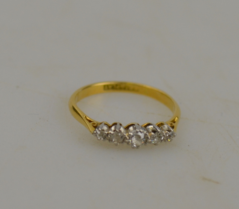 Five stone old cut diamond ring 18ct yellow gold platinum setting, size H Condition Report Slight