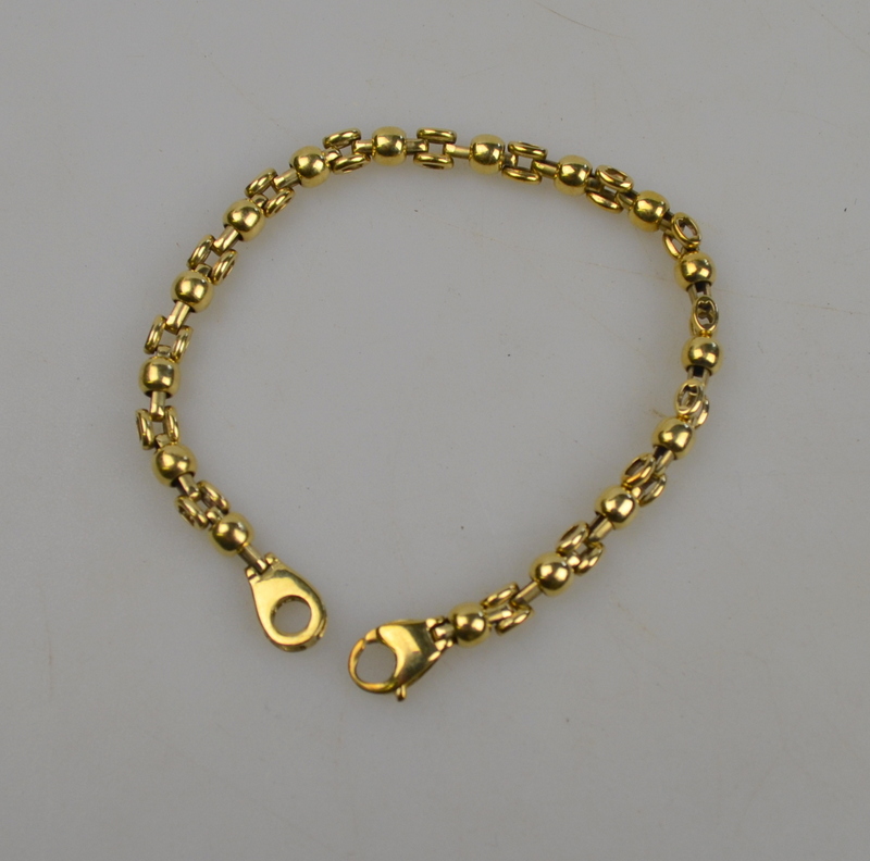 Yellow metal fancy linked bracelet stamped 375, approx 9g