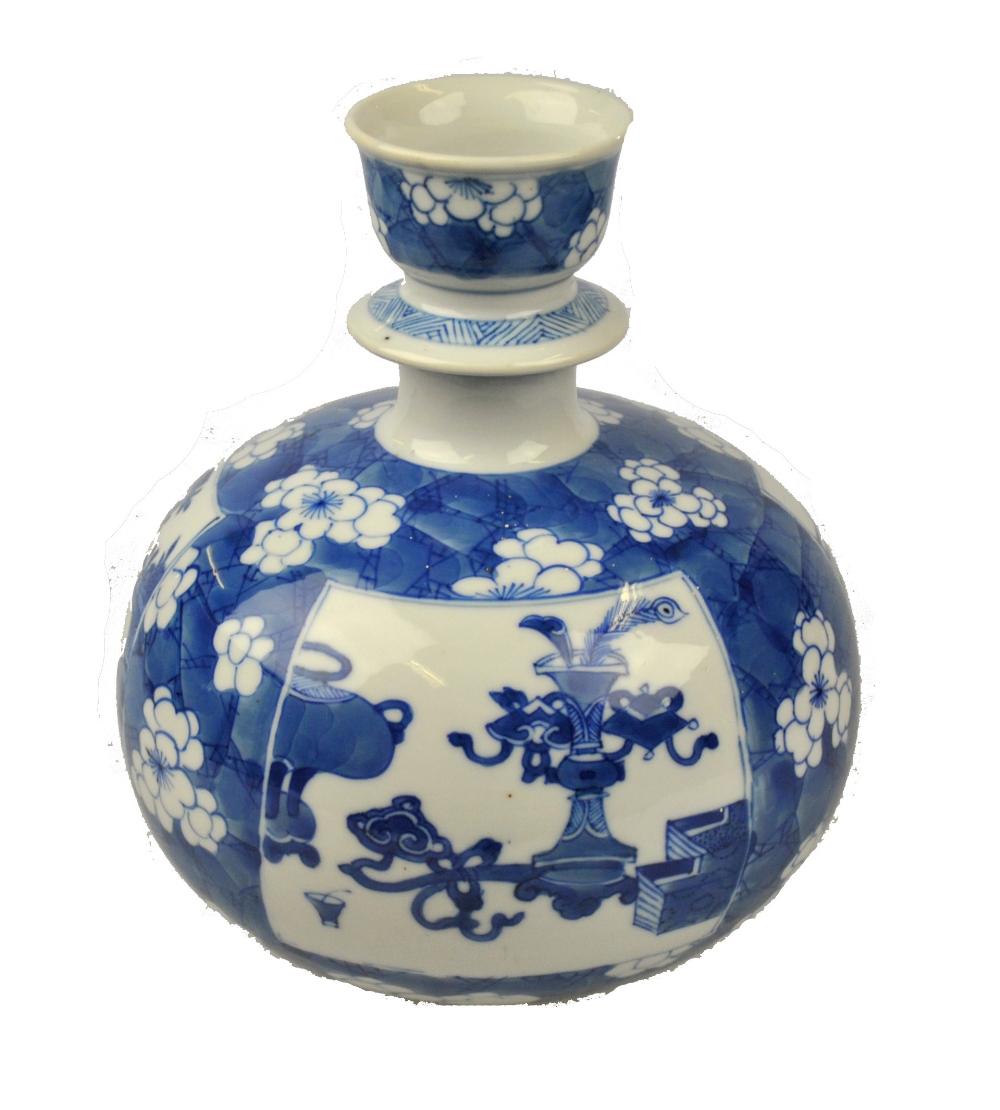 Chinese blue and white huqqa base, the compressed ovoid body with lipped and cup-shaped mouth,